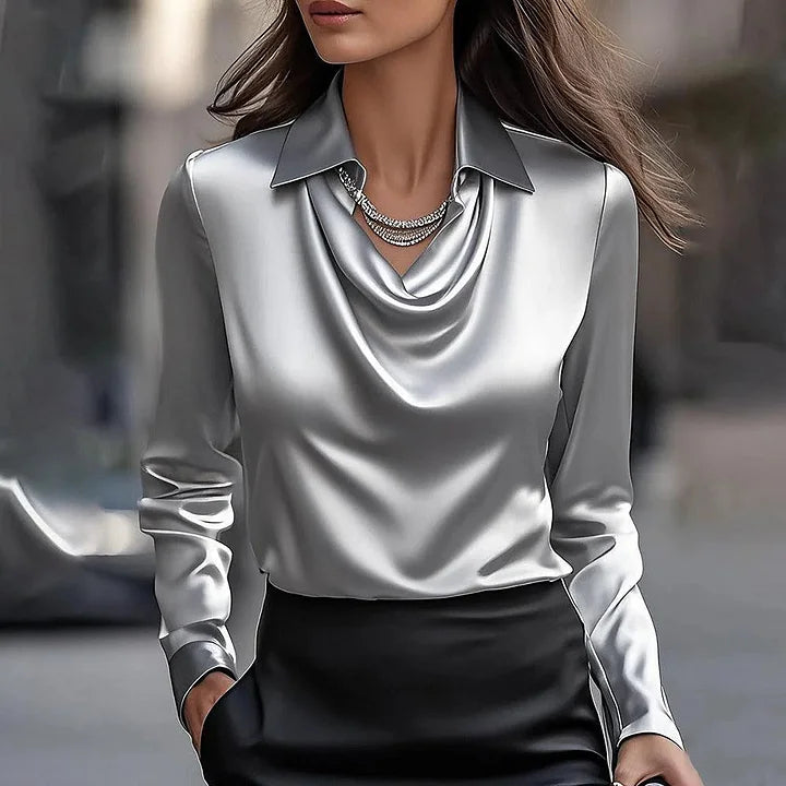 Joyce | Elégante blouse en satin avec décolleté en V