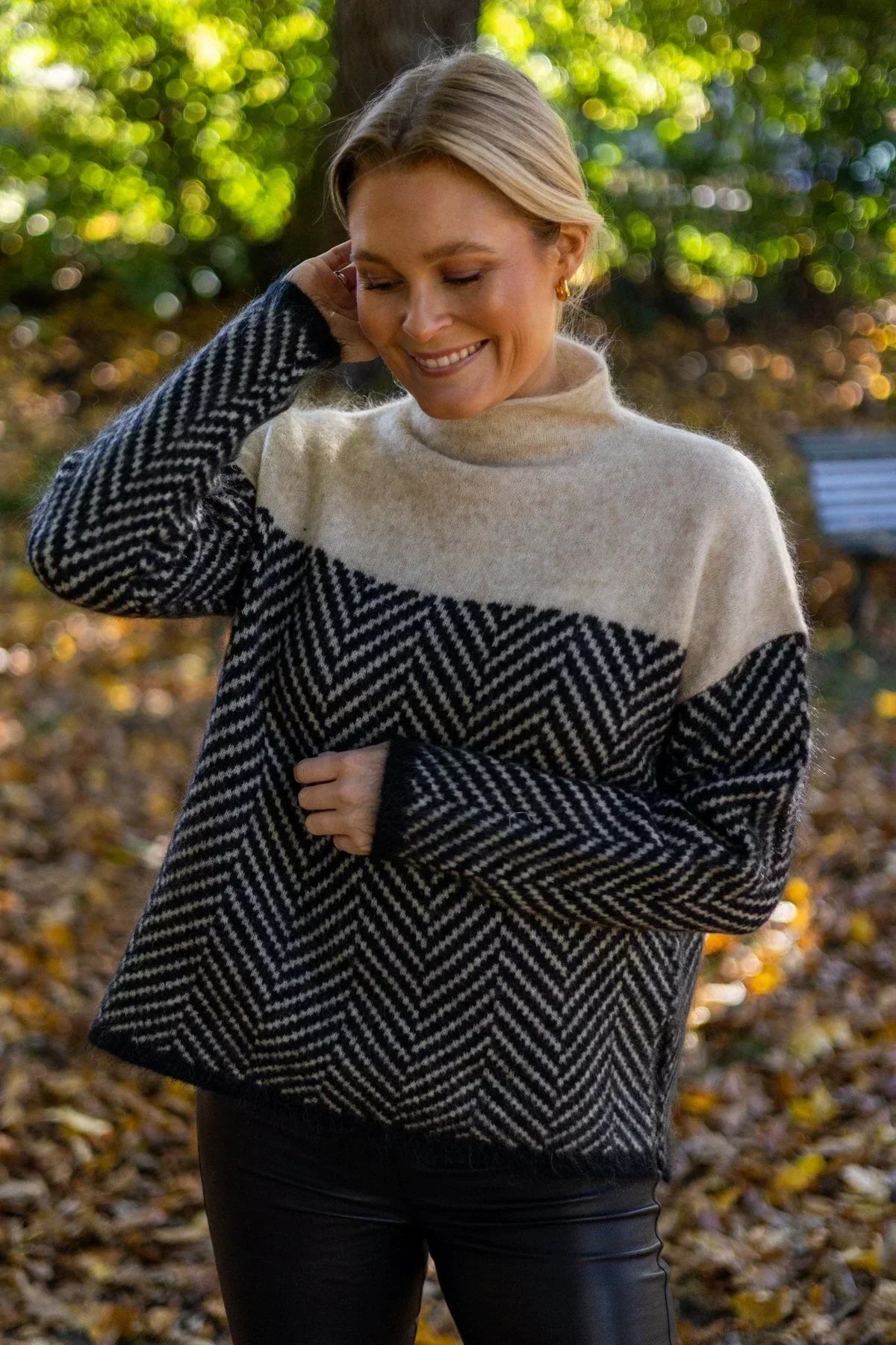 Gaëtane™ | Pull col montant à motifs chevrons